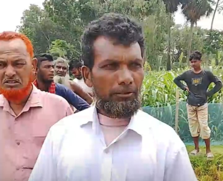 মহাদেবপুর উপজেলার চাঁন্দাস ইউনিয়নে জমিতে পানি সেচ কে কেন্দ্র করে মারামারি, আহত-৫