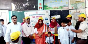 উৎসবমুখর পরিবেশে দেশব্যাপী আজ শুরু হয়েছে টাইফয়েড টিকাদান ক্যাম্পেইন ২০২৫