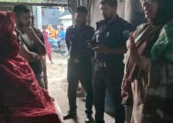 মহাদেবপুরে ভ্রাম্যমাণ আদালতের অভিযান:অস্বাস্থ্যকর খাদ্য কারখানায় ৩০ হাজার টাকা জরিমানা