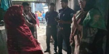 মহাদেবপুরে ভ্রাম্যমাণ আদালতের অভিযান:অস্বাস্থ্যকর খাদ্য কারখানায় ৩০ হাজার টাকা জরিমানা