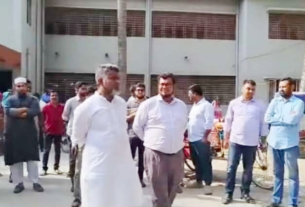মহাদেবপুর উপজেলা স্বাস্থ্য কমপ্লেক্স-এ আকস্মিক পরিদর্শনে সাংসদ সদস্য ফজলে হুদা বাবুল