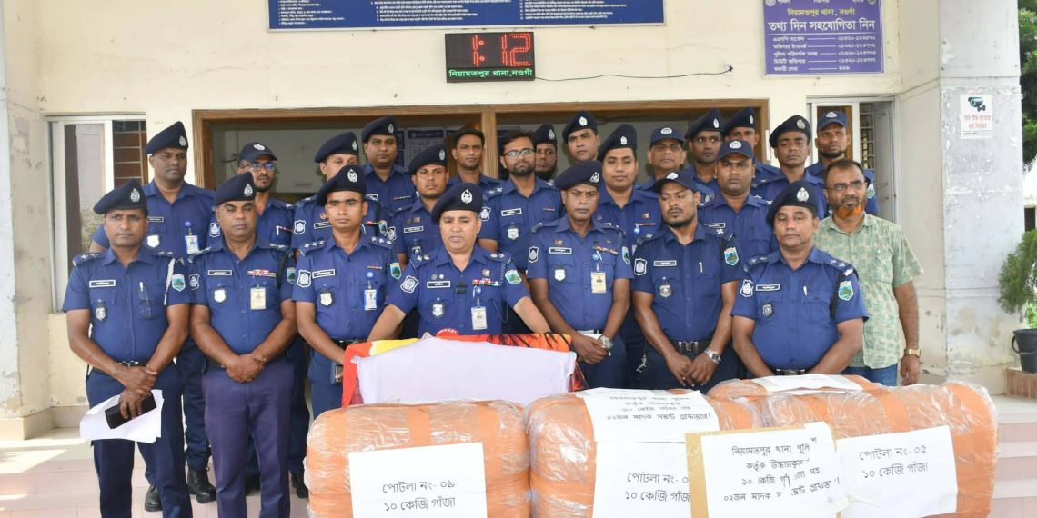 নওগাঁর নিয়ামতপুরে পুলিশের বিশেষ অভিযানে ৯০ কেজি গাঁজা সহ গ্রেফতার ২