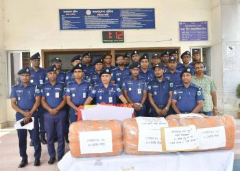 নওগাঁর নিয়ামতপুরে পুলিশের বিশেষ অভিযানে ৯০ কেজি গাঁজা সহ গ্রেফতার ২